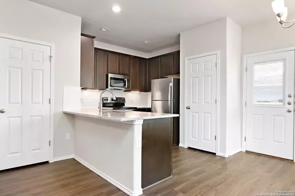 Converse, TX 78109,5615 Rio Canyon UNIT 2