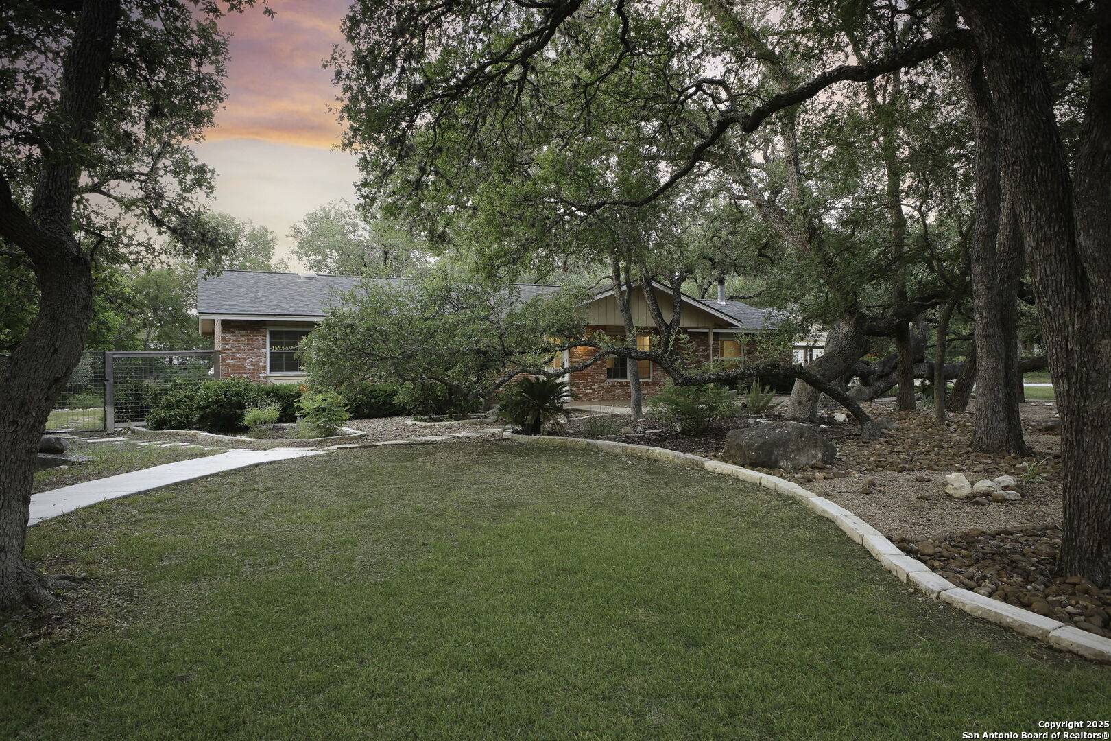 205 El Cerrito, Hollywood Park, TX 78232