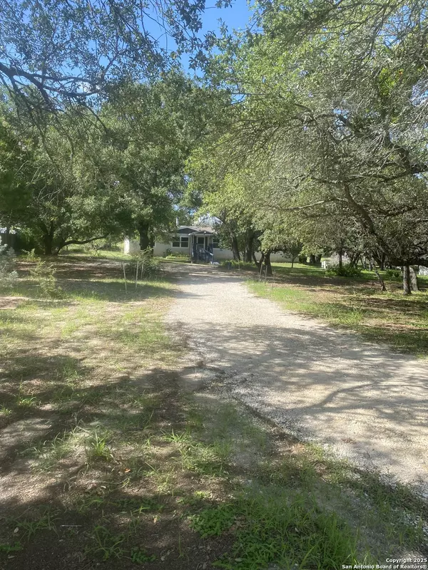 Lytle, TX 78052,285 Rhonda