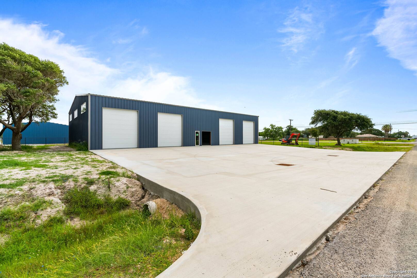 114 First St, Rockport, TX 78382