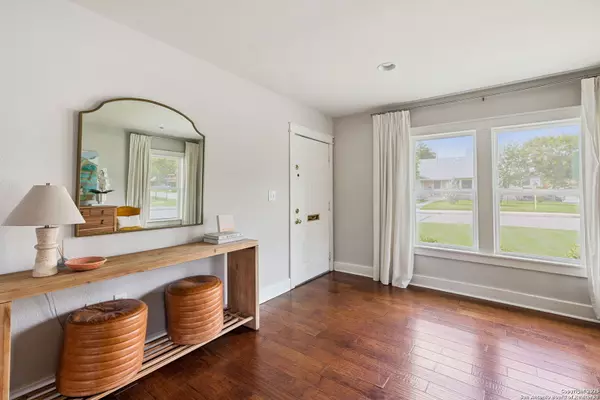 San Antonio, TX 78209,403 Larkwood