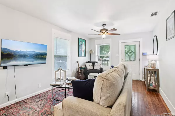 Falls City, TX 78113,107 W Gilbert