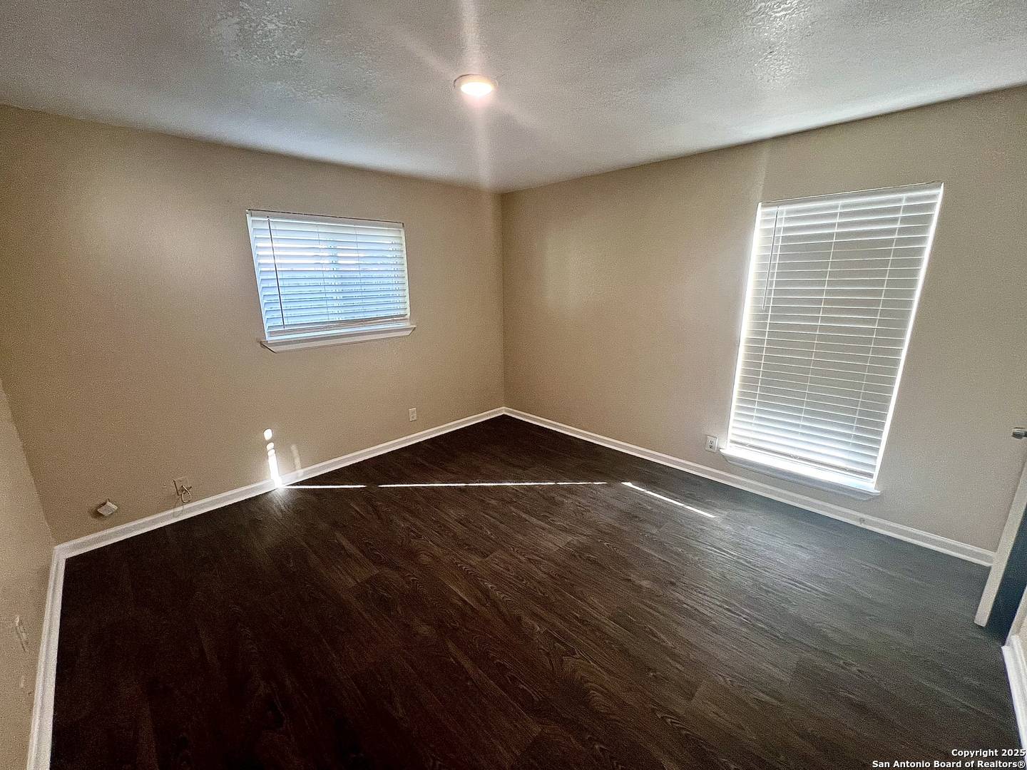 San Antonio, TX 78244,5804 Deer Lake