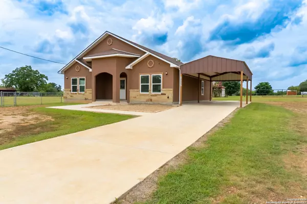 18687 Rolling Meadow, Lytle, TX 78052