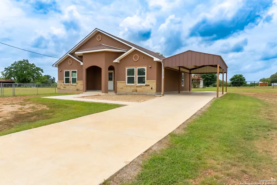 18687 Rolling Meadow, Lytle, TX 78052