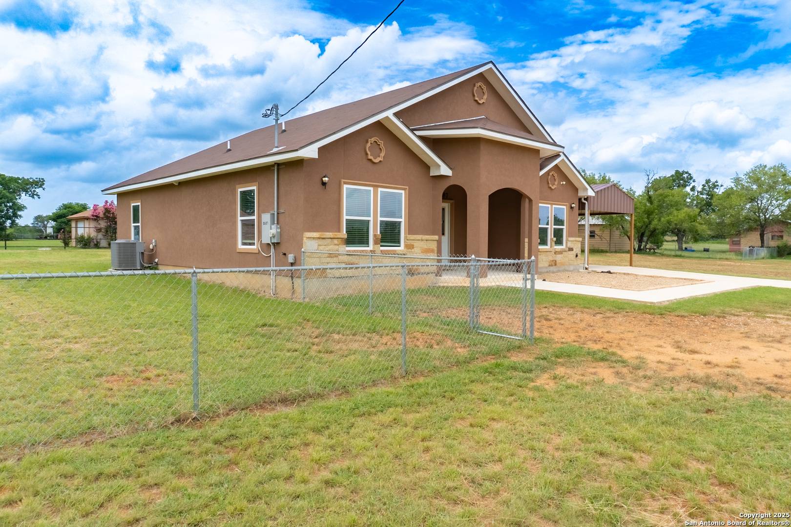 Lytle, TX 78052,18687 Rolling Meadow