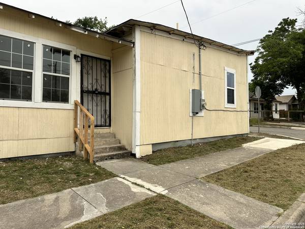 220 Pinto UNIT 2, San Antonio, TX 78207