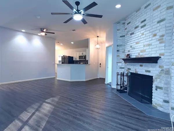 San Antonio, TX 78233,6807 Raintree Frst