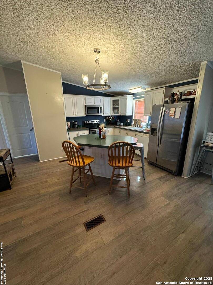Cotulla, TX 78014,672 MAIN ST