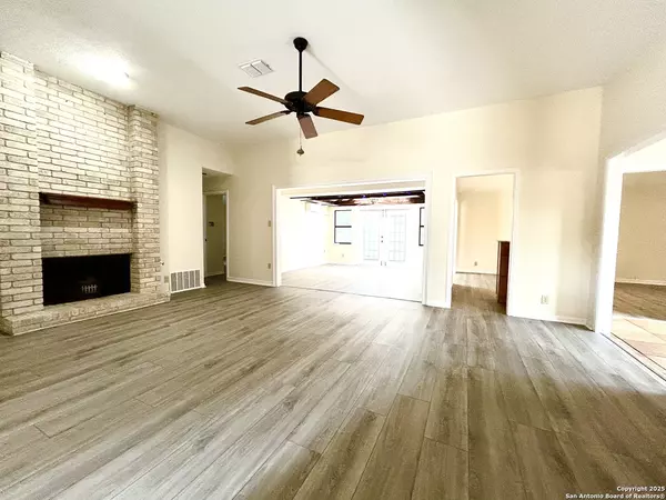 San Antonio, TX 78247,5904 Spring Valley