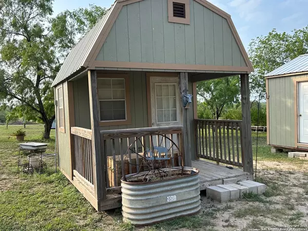 George West, TX 78022,1616 Middle Road