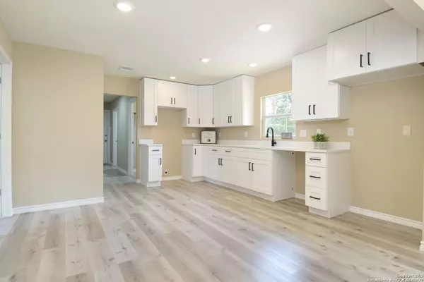 778 F St, San Antonio, TX 78220