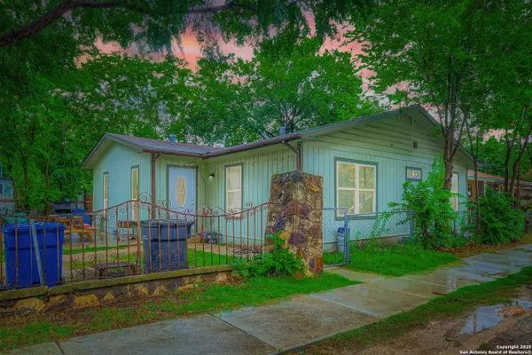 209 N Picoso St, San Antonio, TX 78207