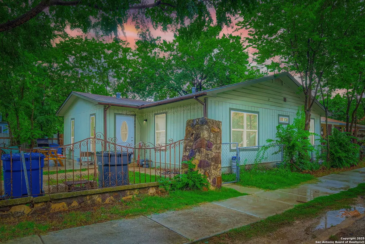 San Antonio, TX 78207,209 N Picoso St