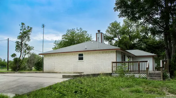 Natalia, TX 78059,345 county road 672
