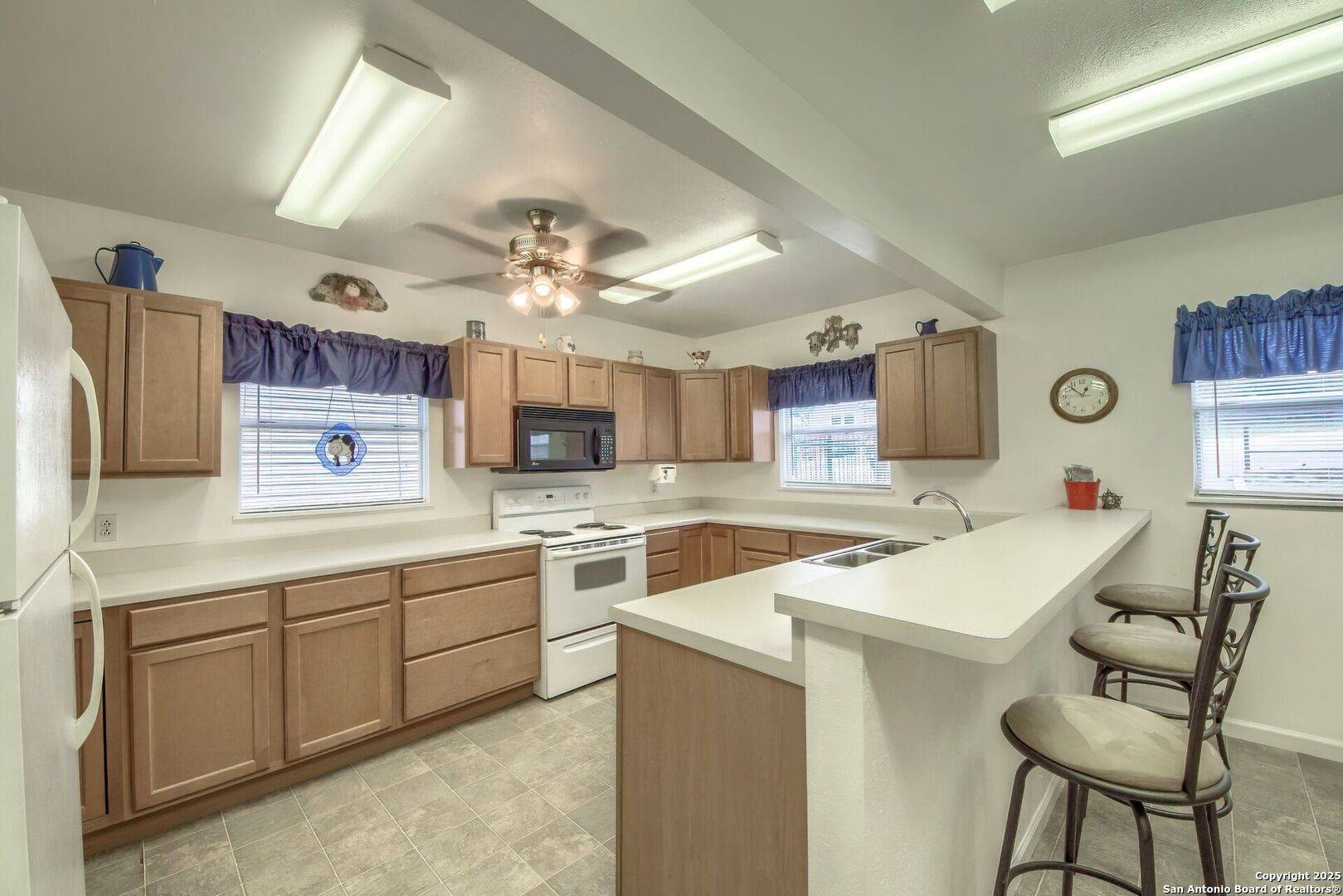 Lakehills, TX 78063,1108 Pebble Beach Dr NW