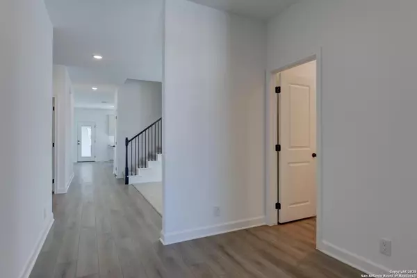 San Antonio, TX 78245,1410 Lockett Falls