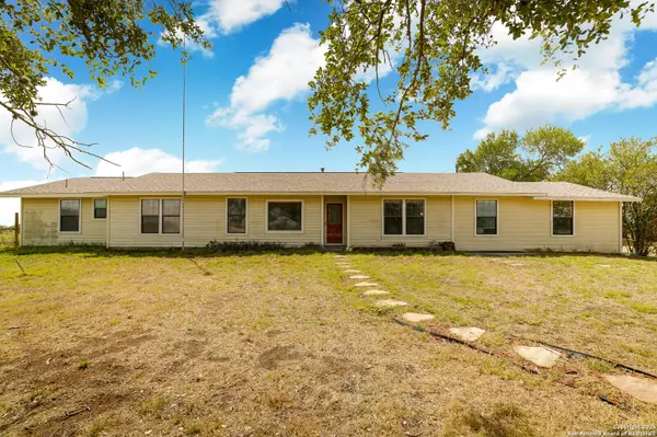3481 State Highway 97, Floresville, TX 78114