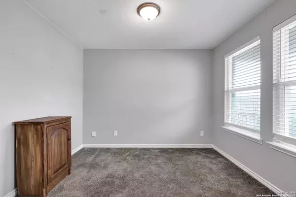 Converse, TX 78109,5123 Papalote Garden