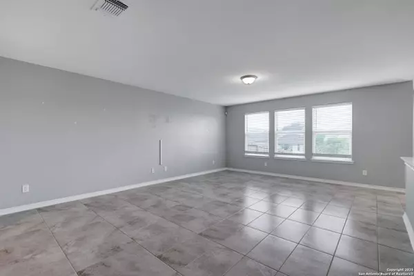 Converse, TX 78109,5123 Papalote Garden