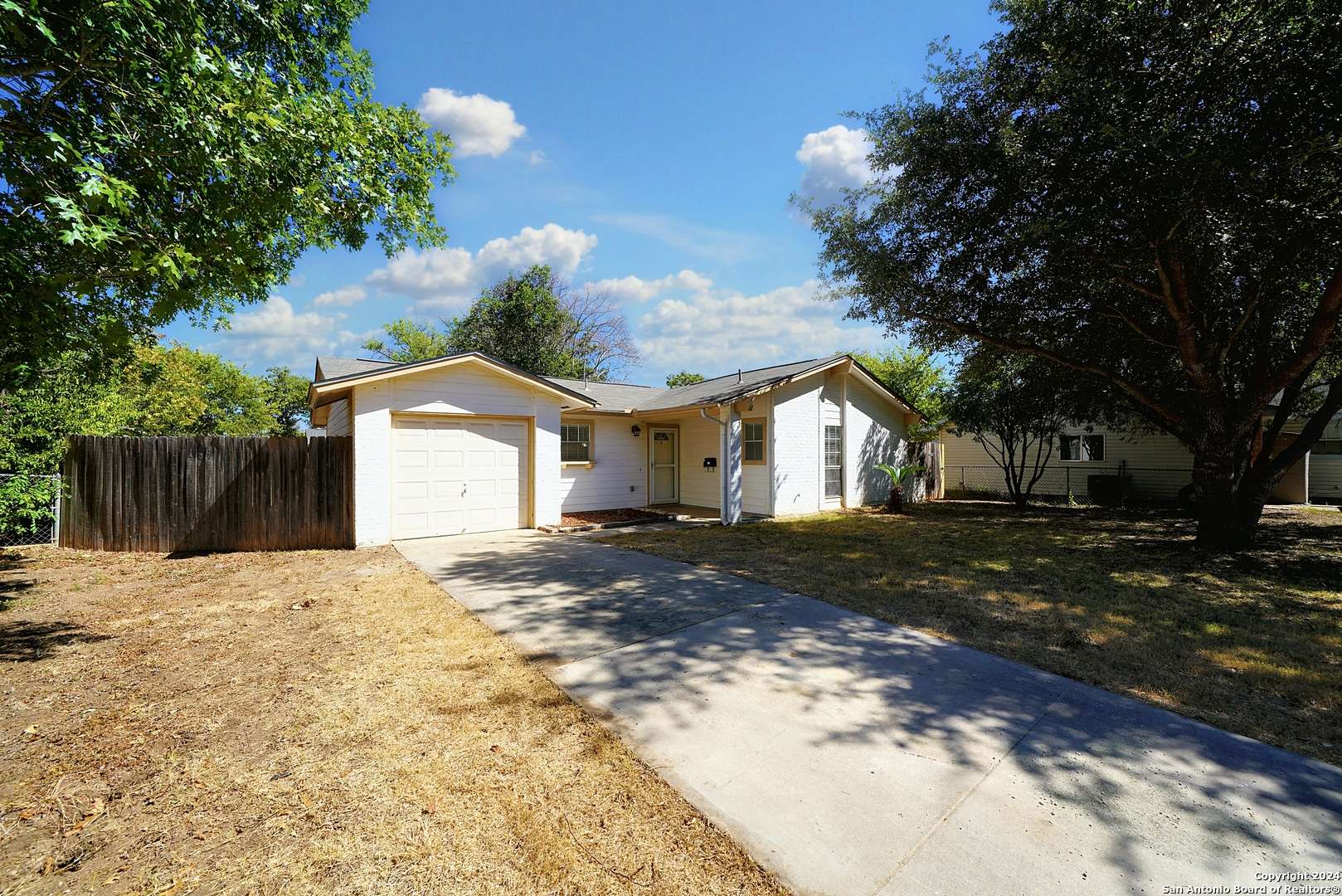 Schertz, TX 78154,225 Linda