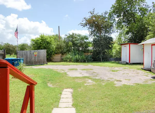 Beeville, TX 78022,201 S. Alta Vista