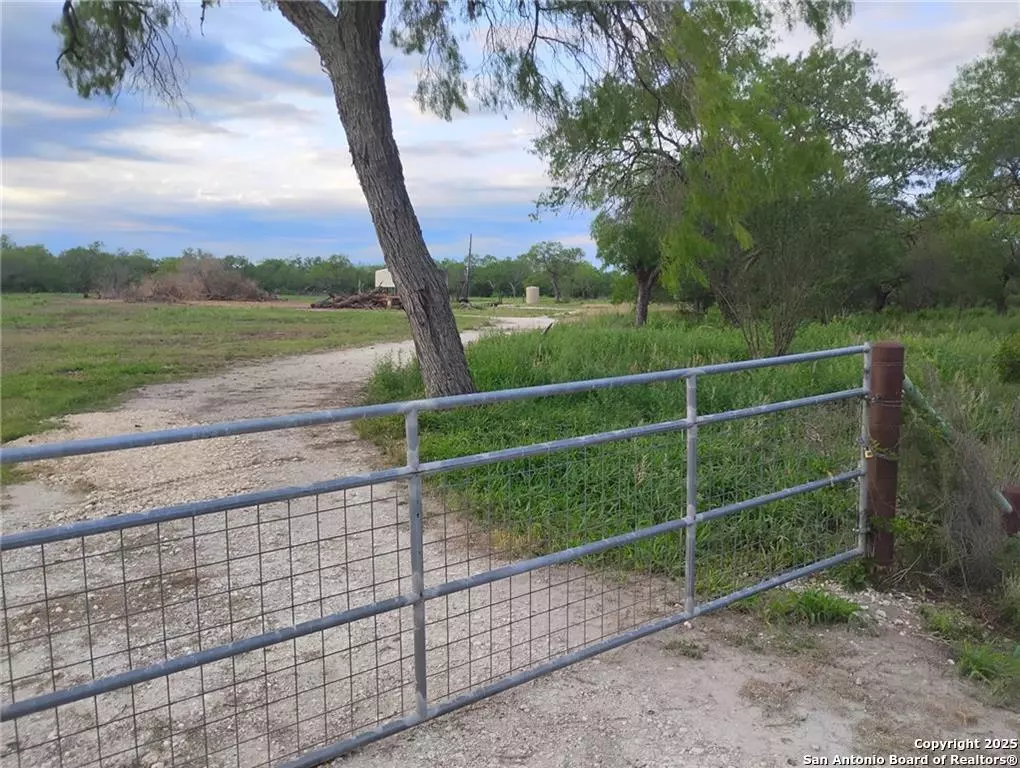 George West, TX 78022,111 Deer Run Cir