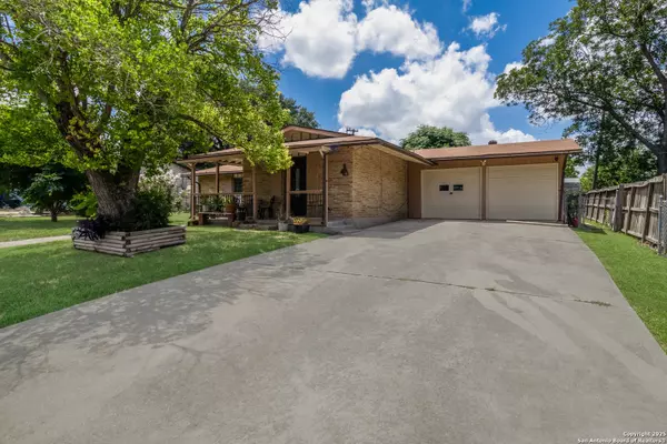 4422 Bikini Dr, San Antonio, TX 78218