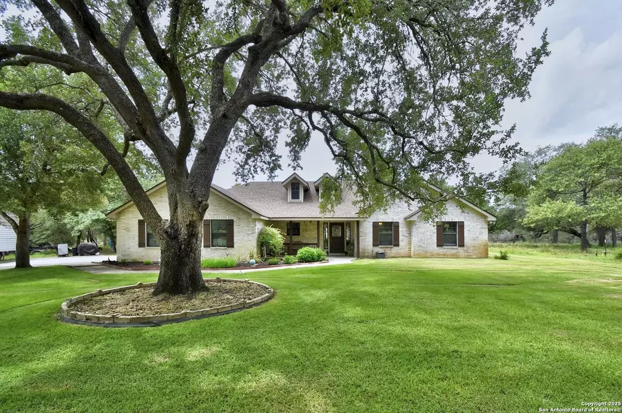 1810 Burr Oak, Adkins, TX 78101