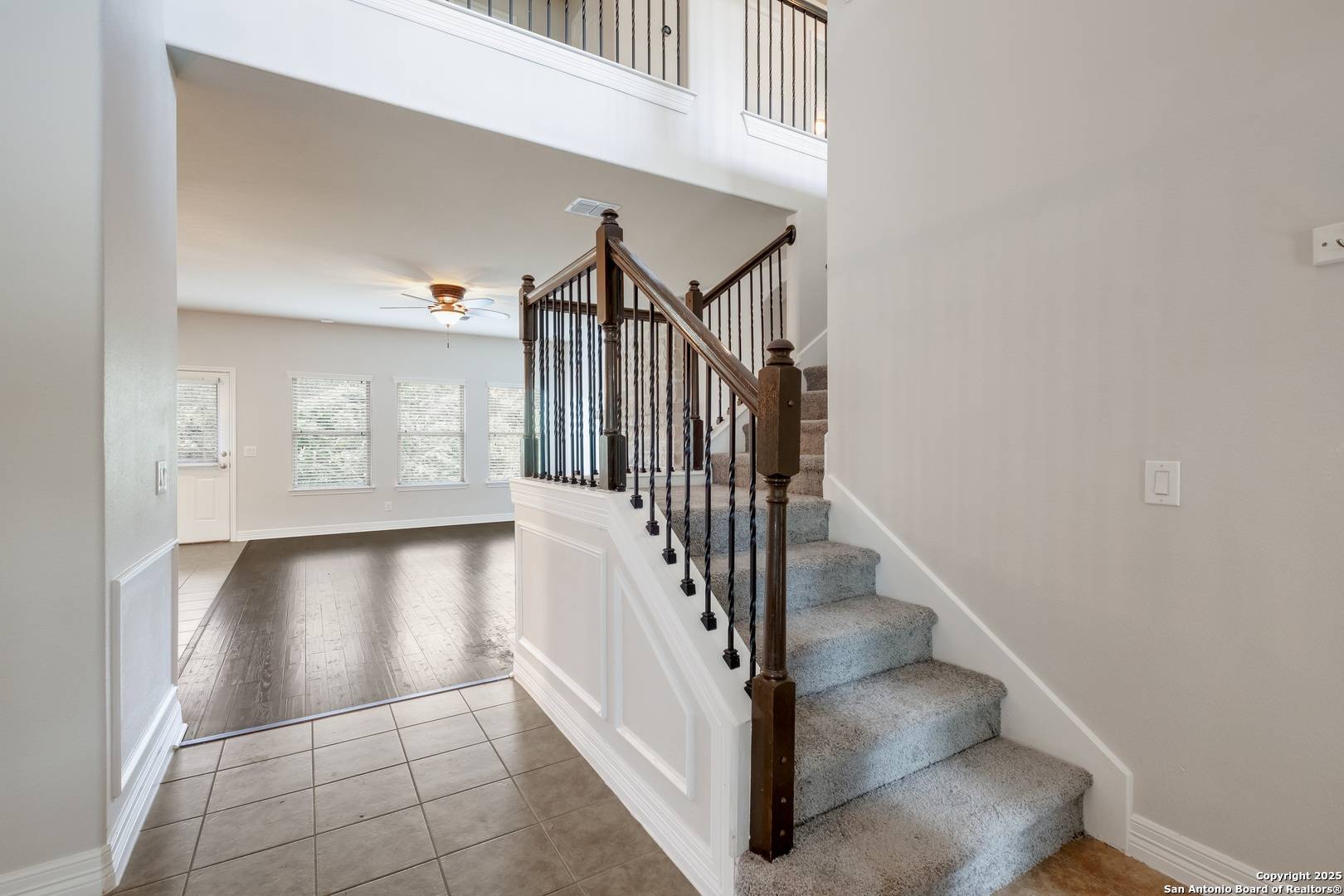 San Antonio, TX 78245,915 Oakwood Way