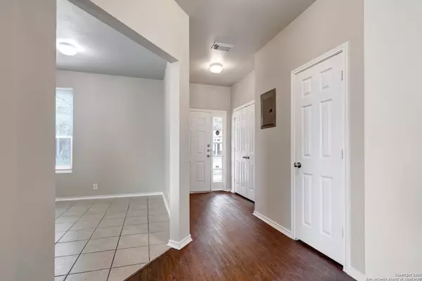San Antonio, TX 78223,10304 Lateleaf Oak