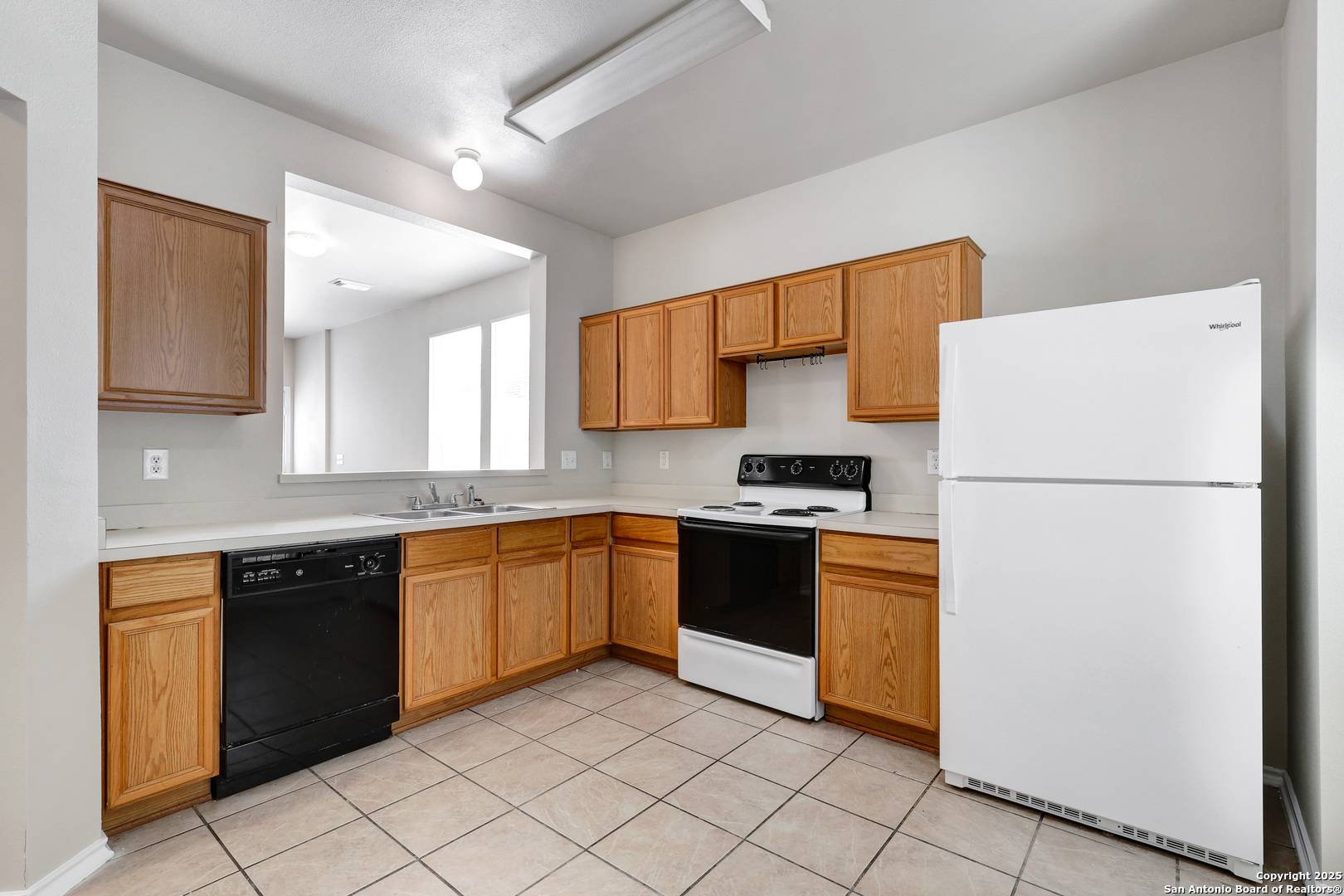 San Antonio, TX 78223,10304 Lateleaf Oak