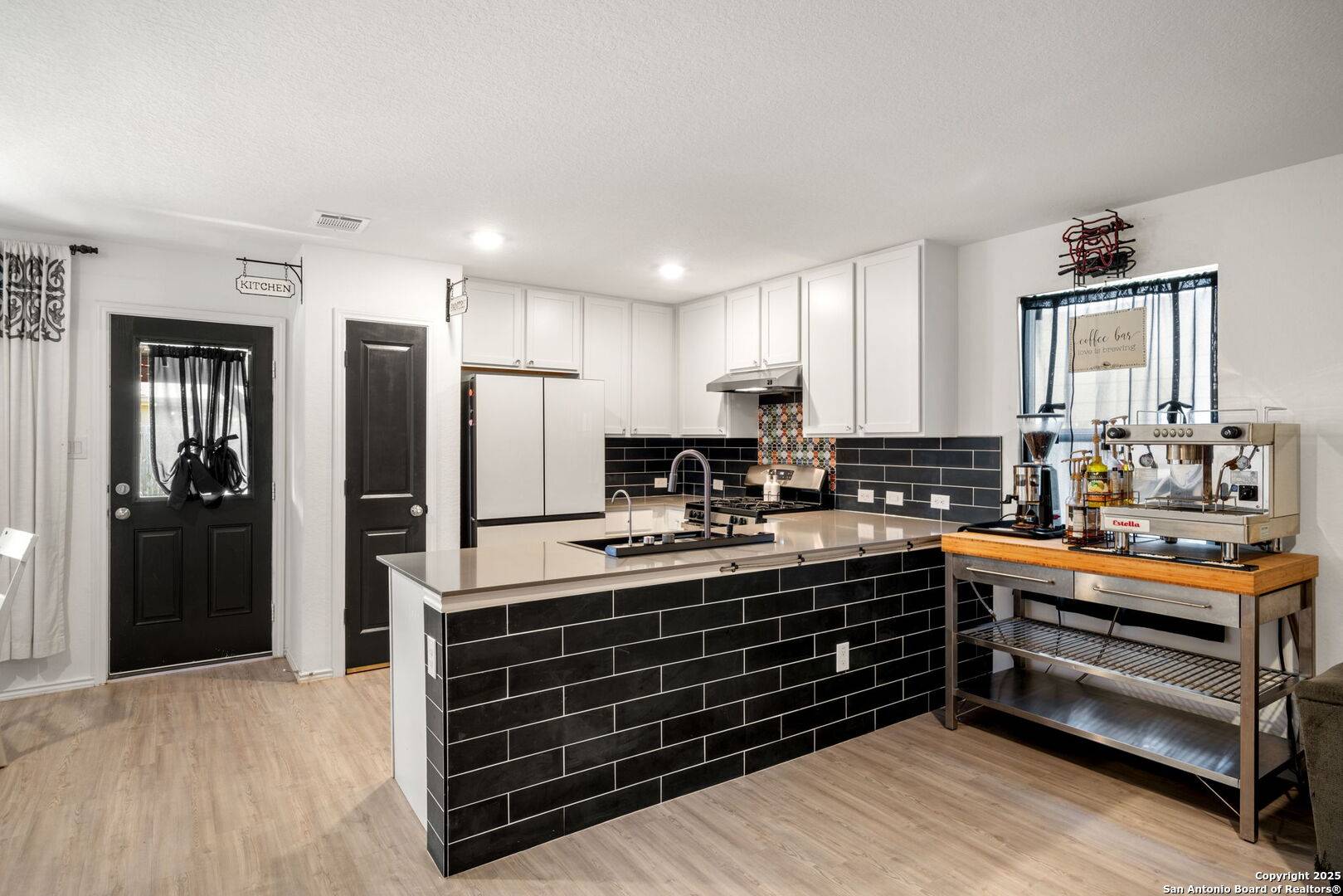 Seguin, TX 78155,9101 Honey Mesquite