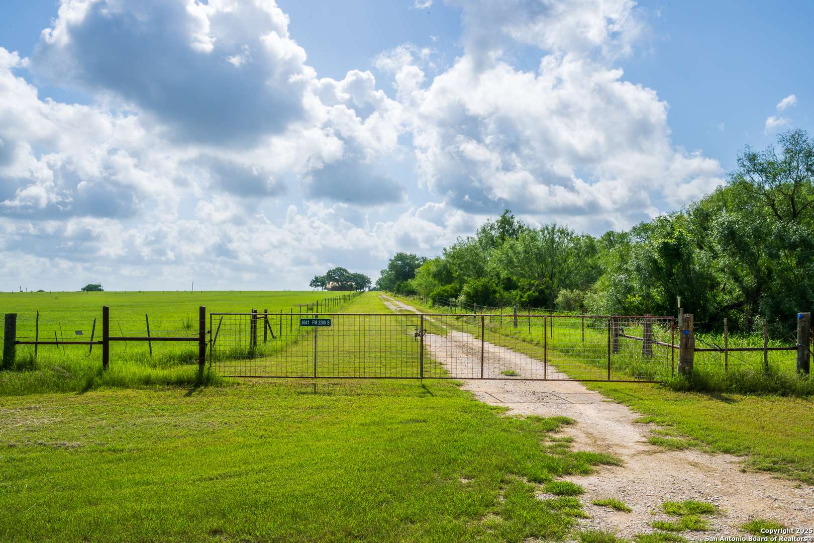 Yancey, TX 78886,8041 FM 2200