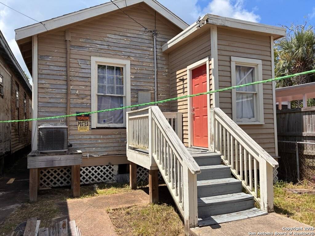 3121 Avenue N 1/2, Galveston, TX 77550
