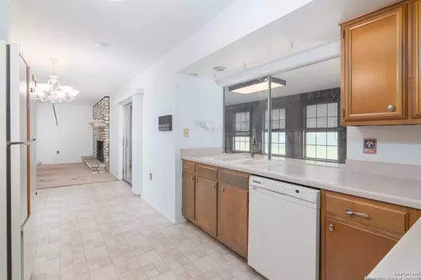 San Antonio, TX 78233,11154 El Sendero