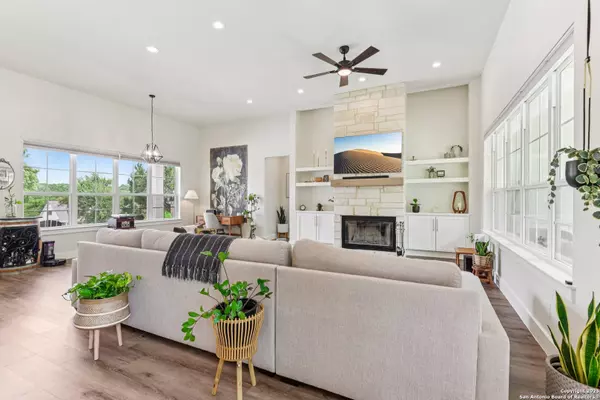 San Antonio, TX 78260,25522 Singing Rain