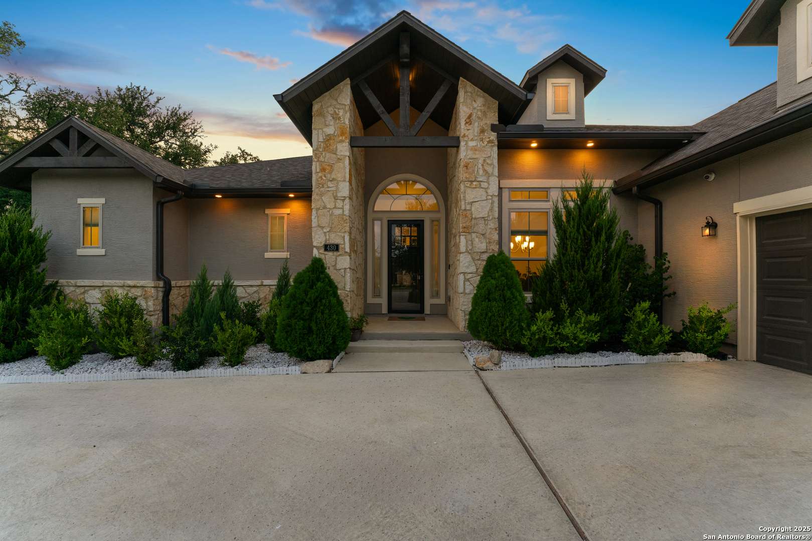 430 James Way, Castroville, TX 78009