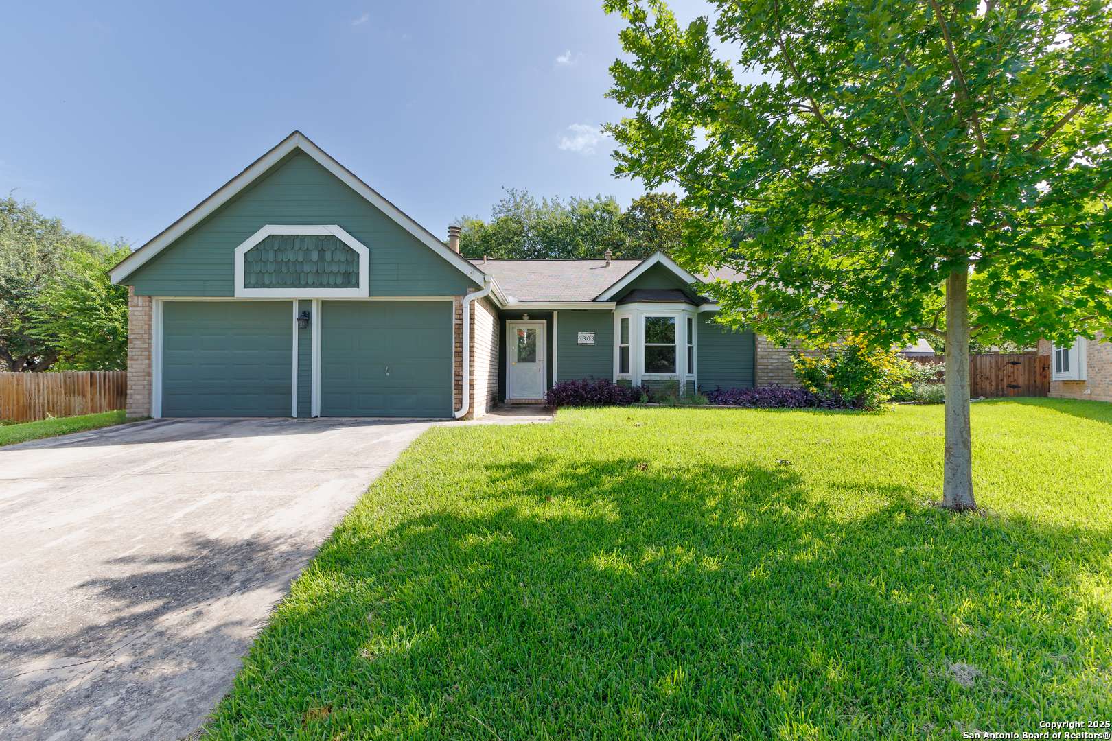 6303 Welles Glenn Cir, San Antonio, TX 78240