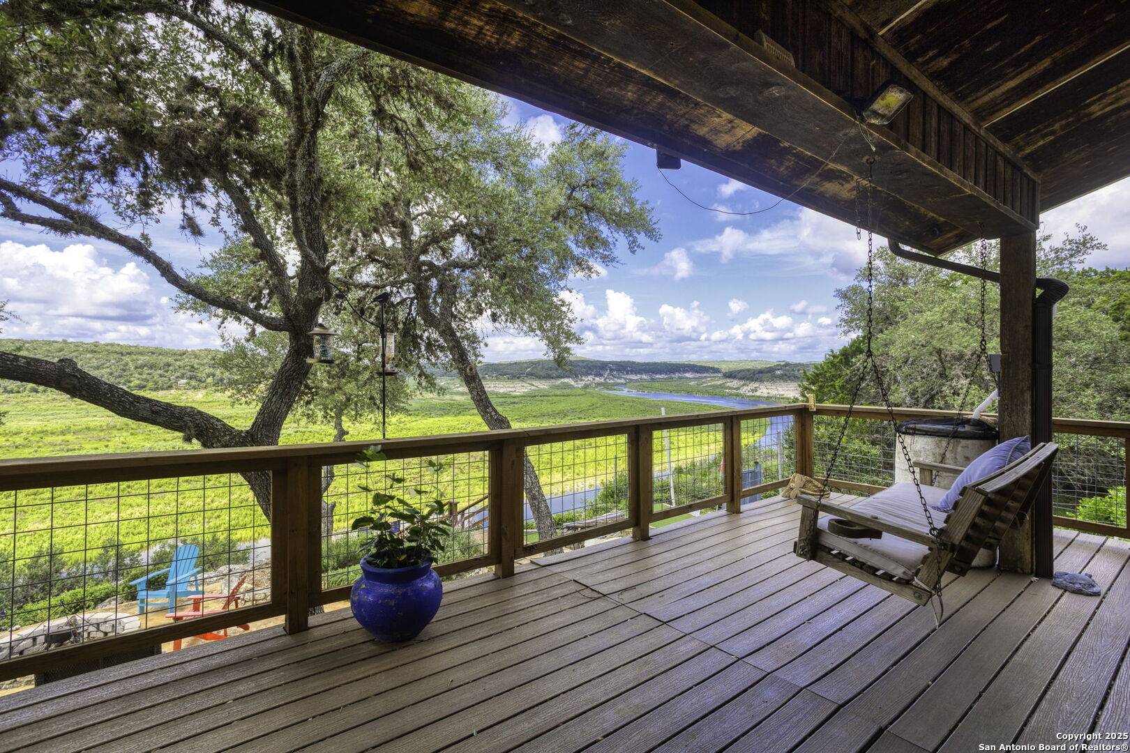 Lakehills, TX 78063,314 & 309 Sunset