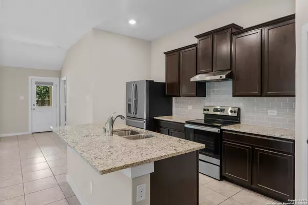 San Antonio, TX 78242,5527 Coral Vly