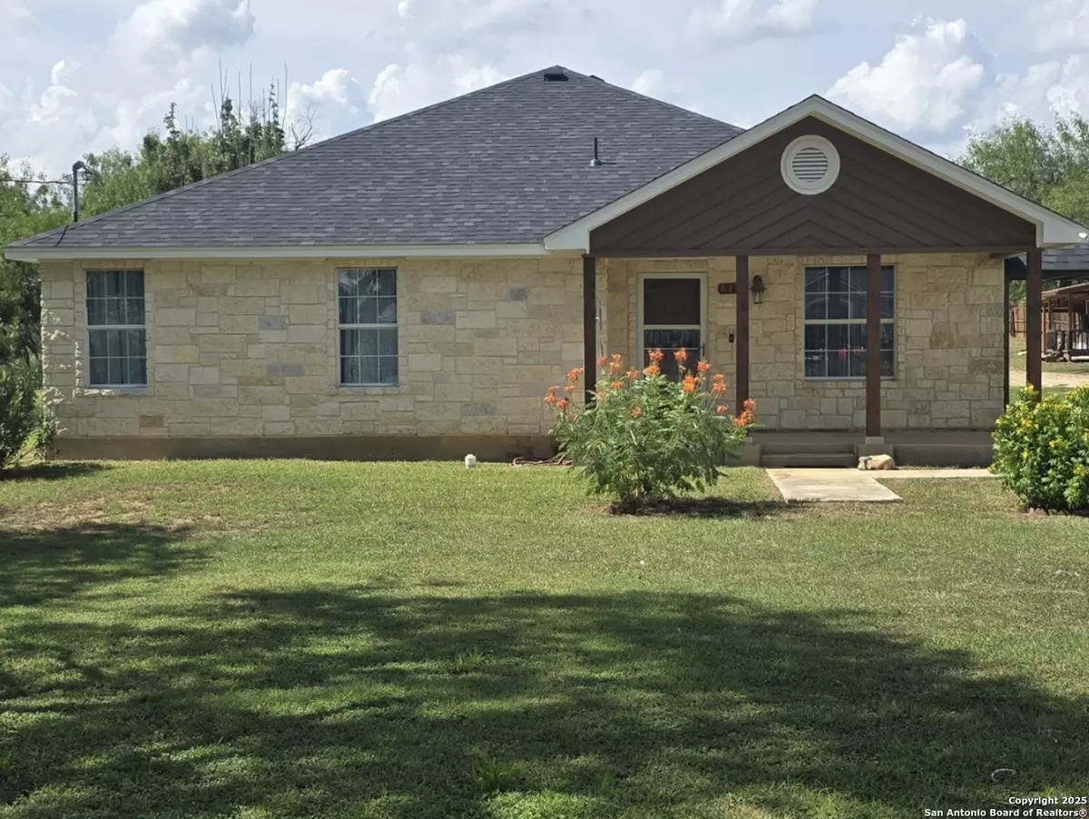 San Antonio, TX 78221,611 W Buchanan