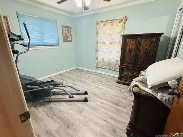 San Antonio, TX 78240,5618 Ben Casey DR