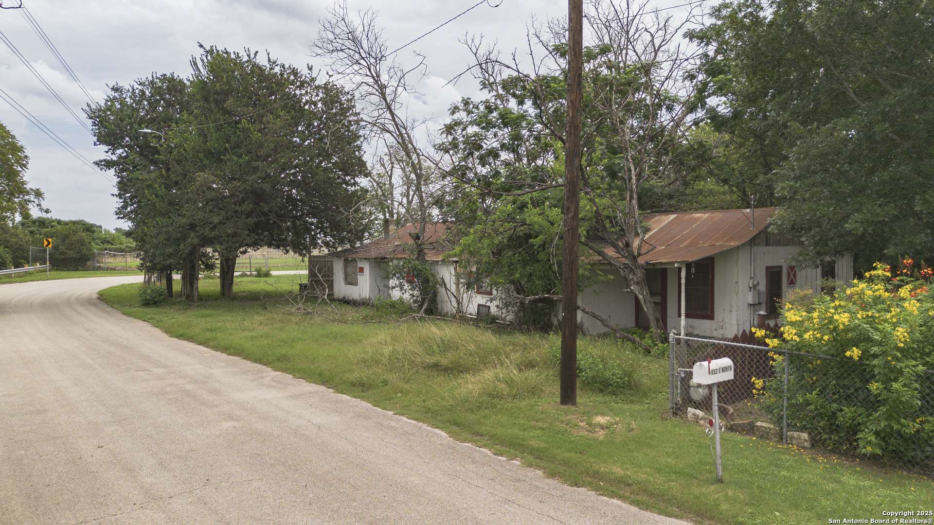 New Braunfels, TX 78130,664 North St