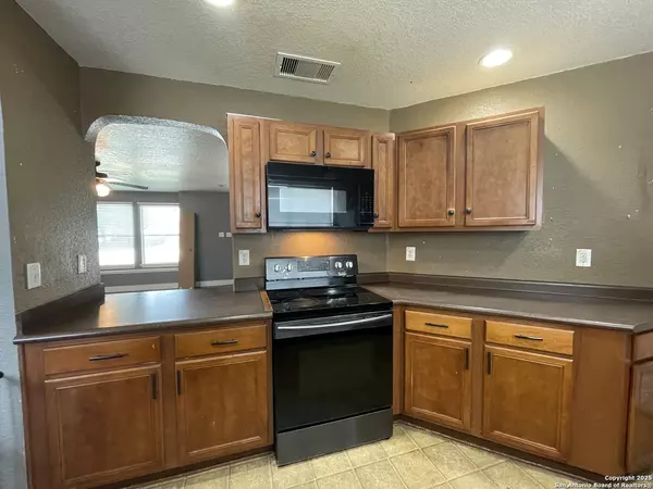 Converse, TX 78109,5927 Ironmill