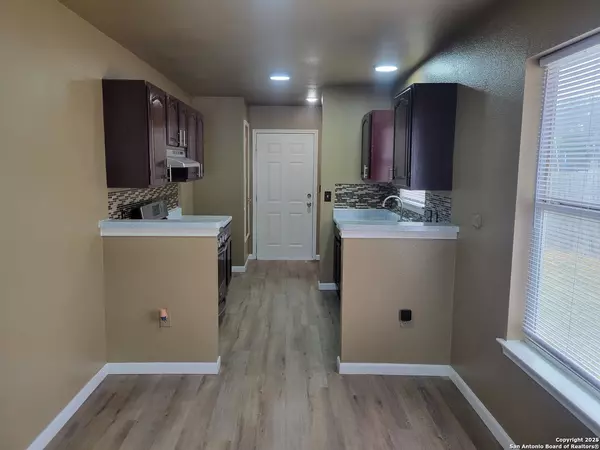 San Antonio, TX 78211,3750 algo dulce