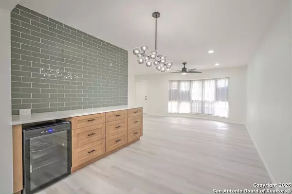 San Antonio, TX 78233,5831 Freemans Farm