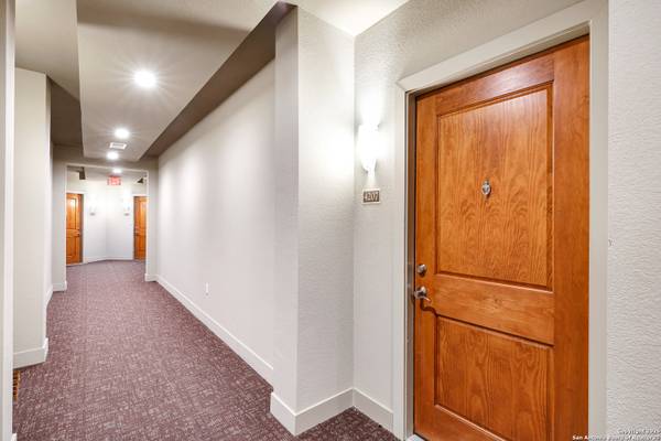 7342 Oak Manor Dr UNIT 4207, San Antonio, TX 78229