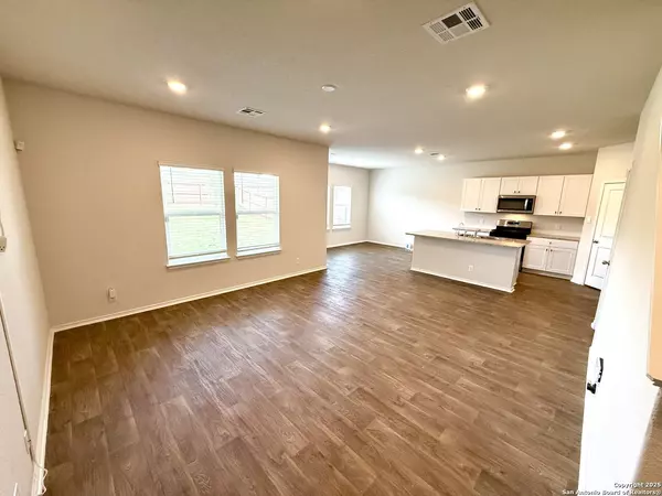 San Antonio, TX 78252,6630 Apfel