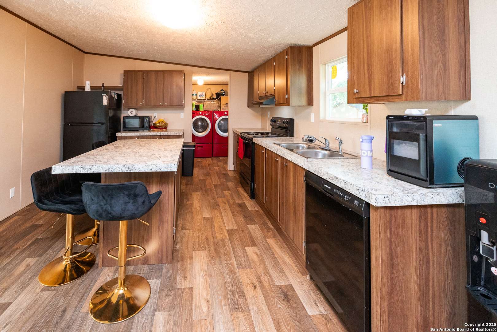 Floresville, TX 78114,934 7th